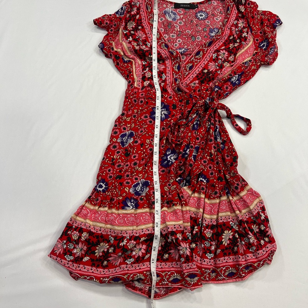 Zesica Red Floral Wrap Dress Size Small - Picture 6 of 7
